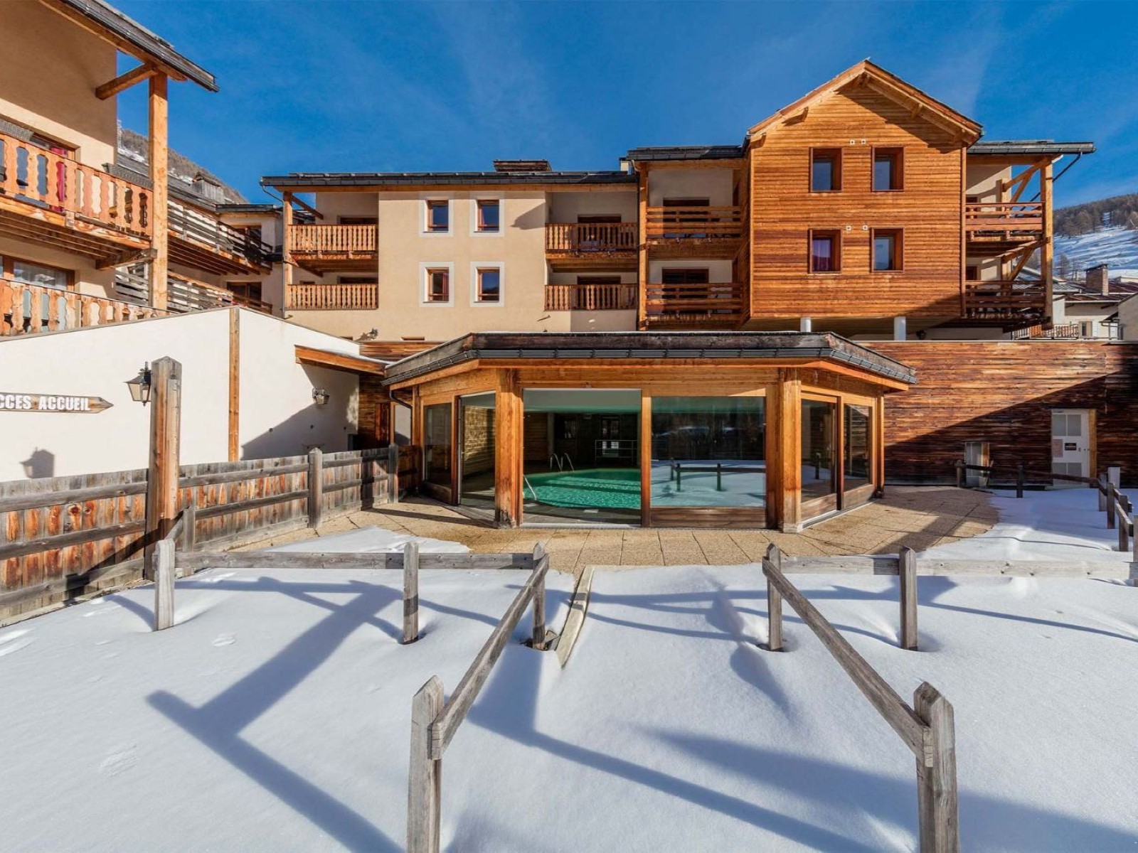 Residence avec vue piscine